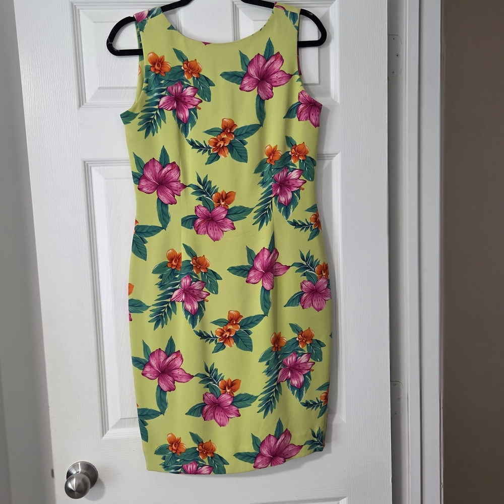 VTG. Dana Buchman 100% Silk Floral Sheath Dress with Pink & Orange Blooms. SZ 8
